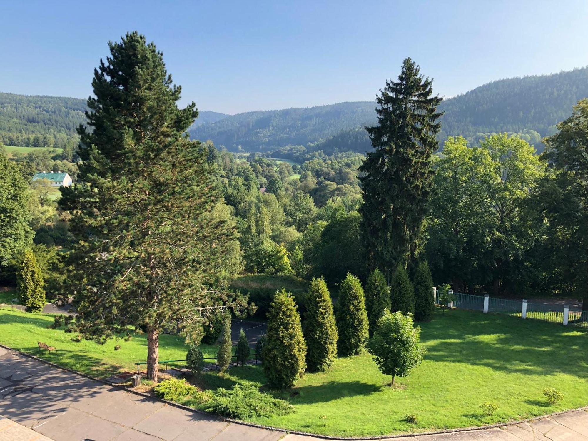 Chateau Cihelny Karlovy Vary Exteriér fotografie