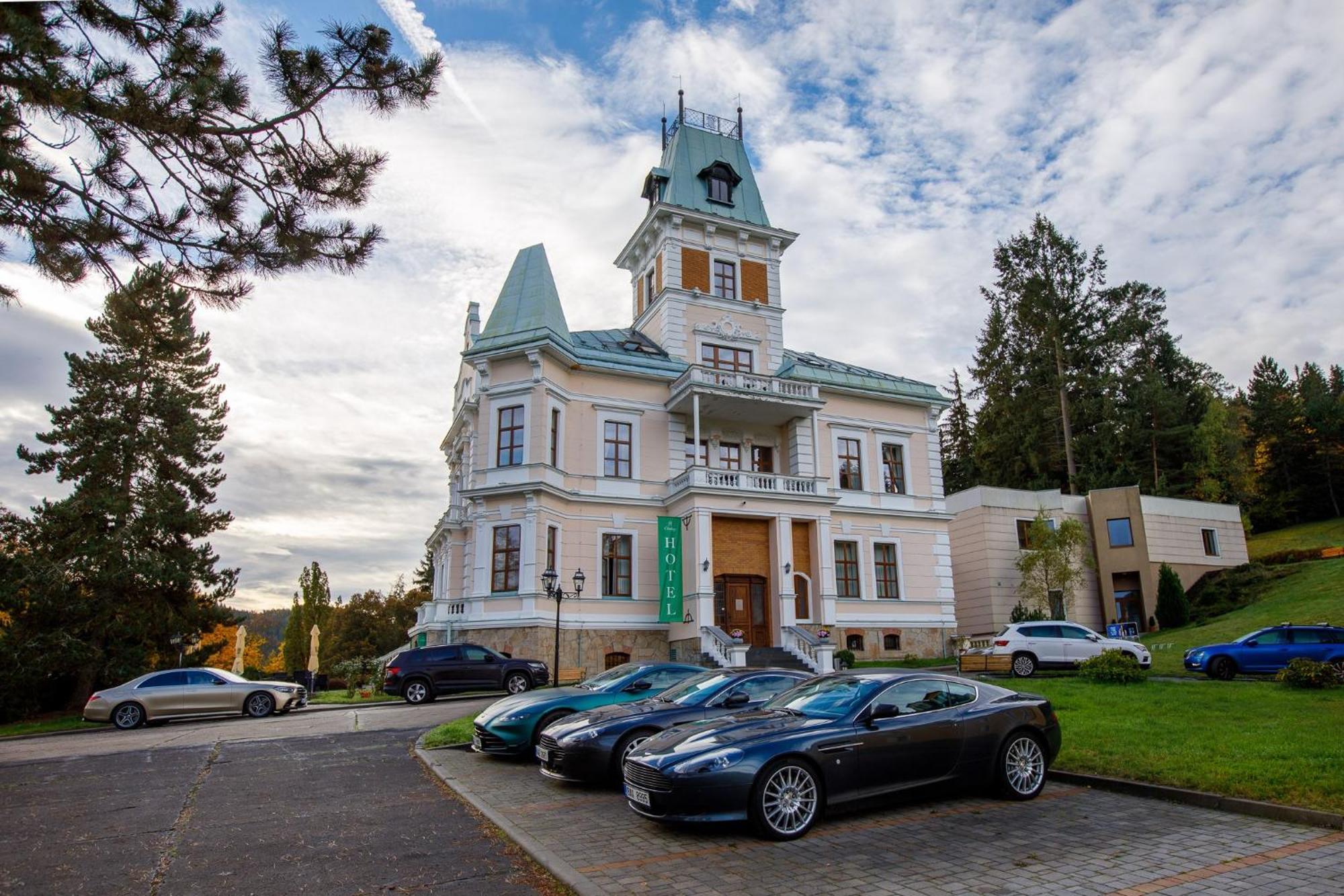 Chateau Cihelny Karlovy Vary Exteriér fotografie