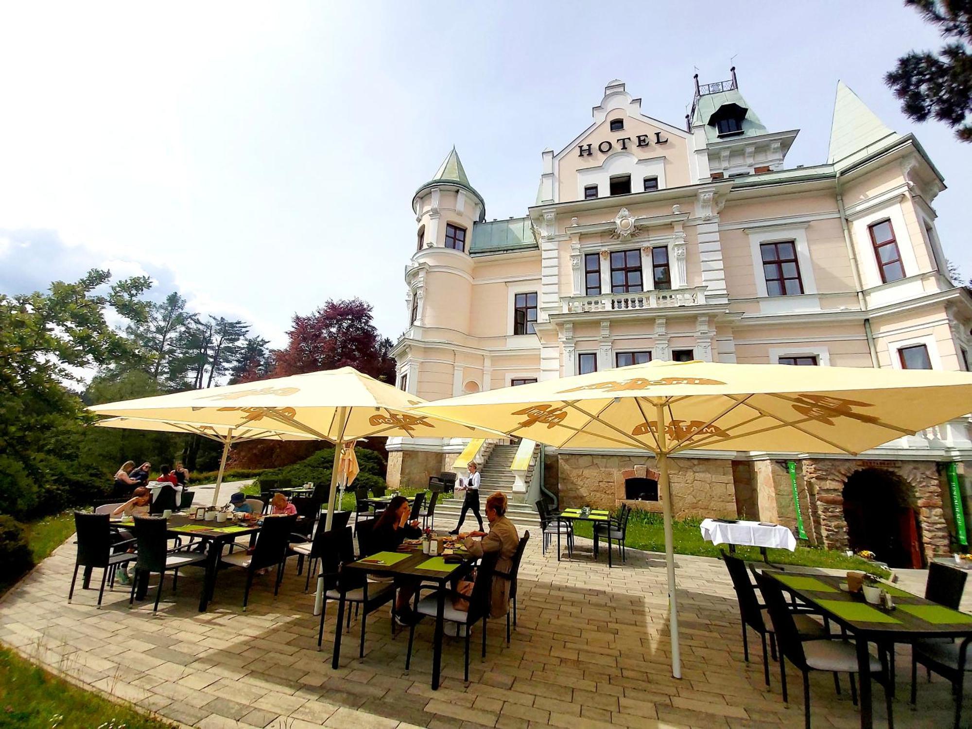 Chateau Cihelny Karlovy Vary Exteriér fotografie