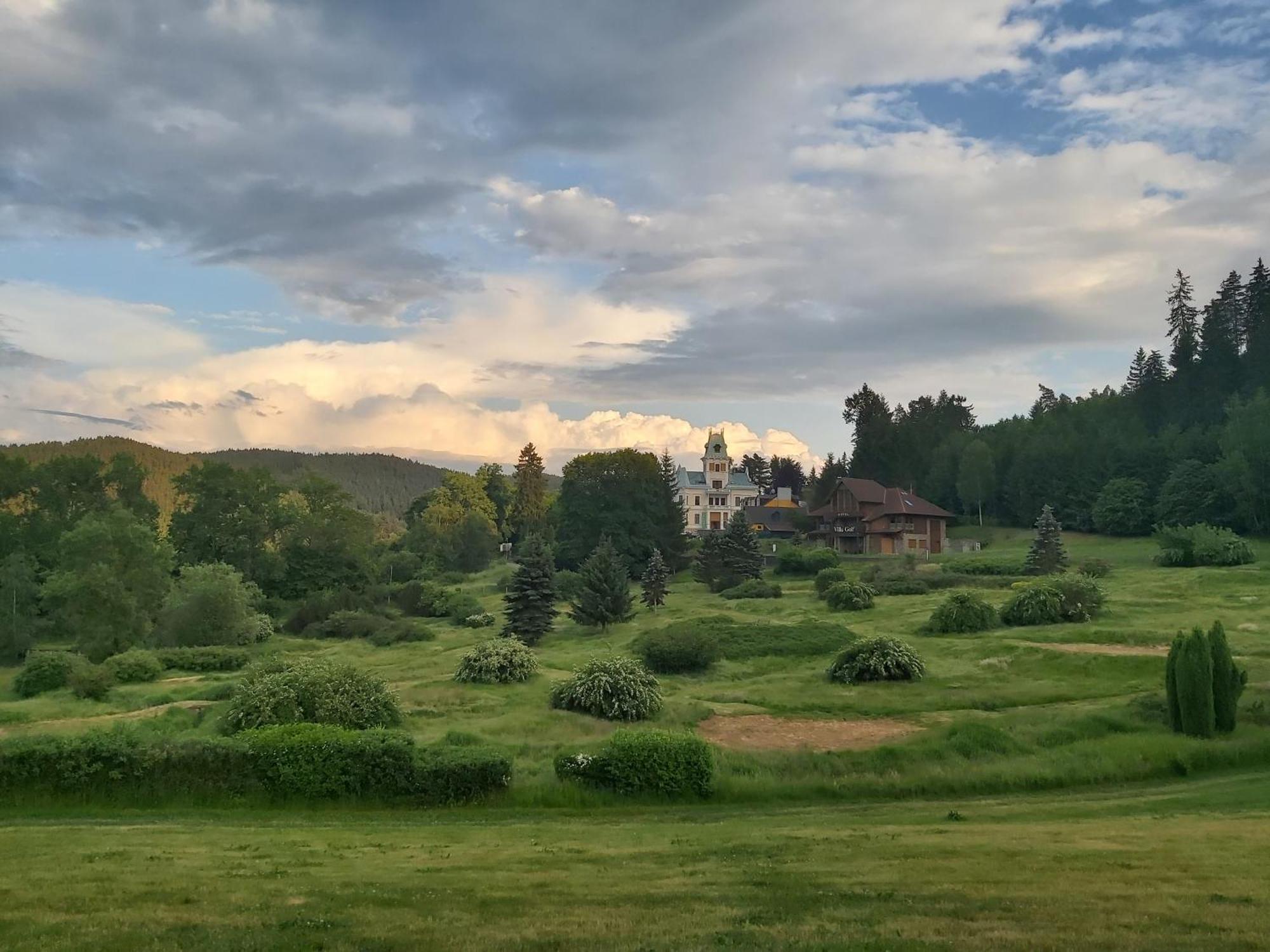 Chateau Cihelny Karlovy Vary Exteriér fotografie