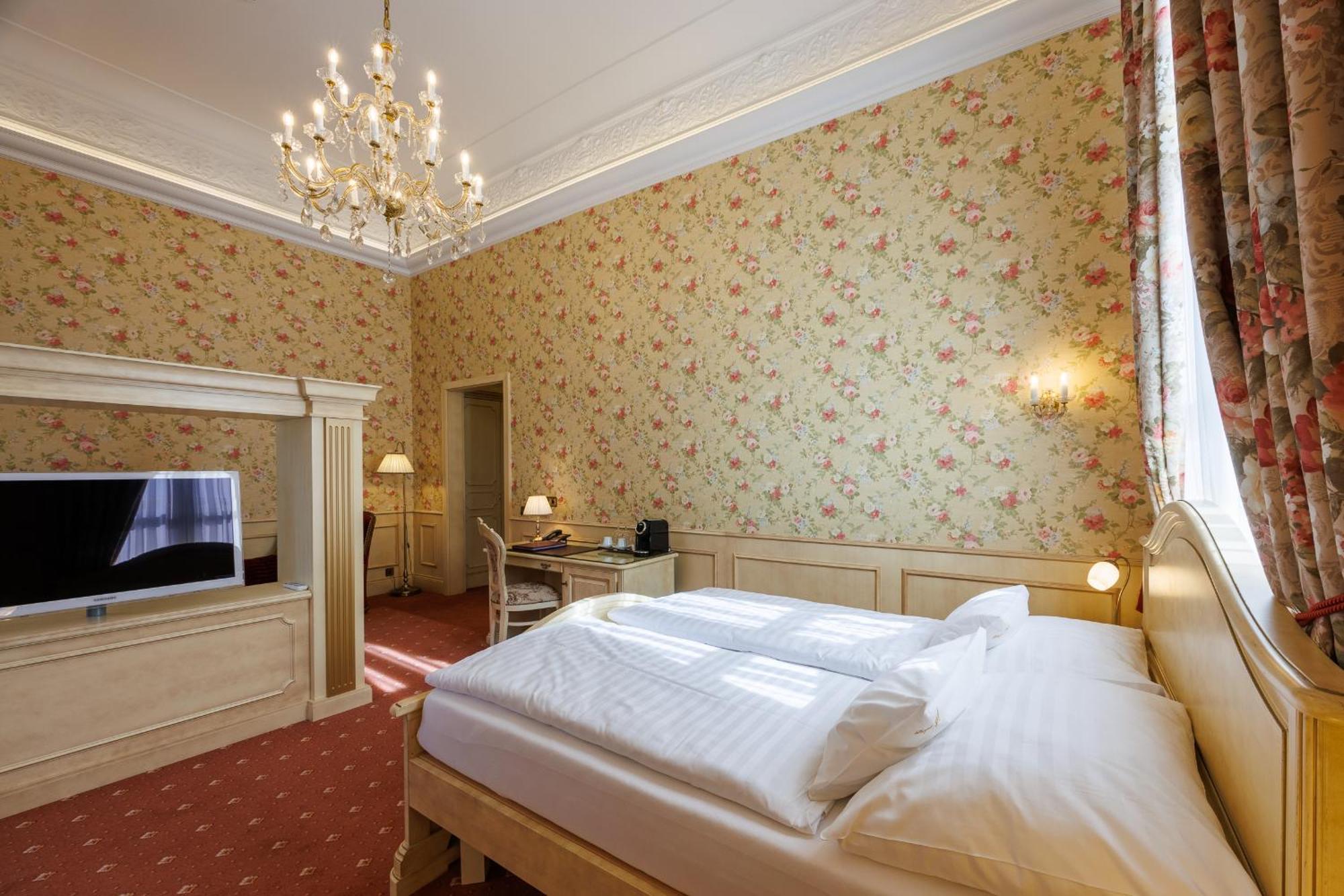 Chateau Cihelny Karlovy Vary Exteriér fotografie