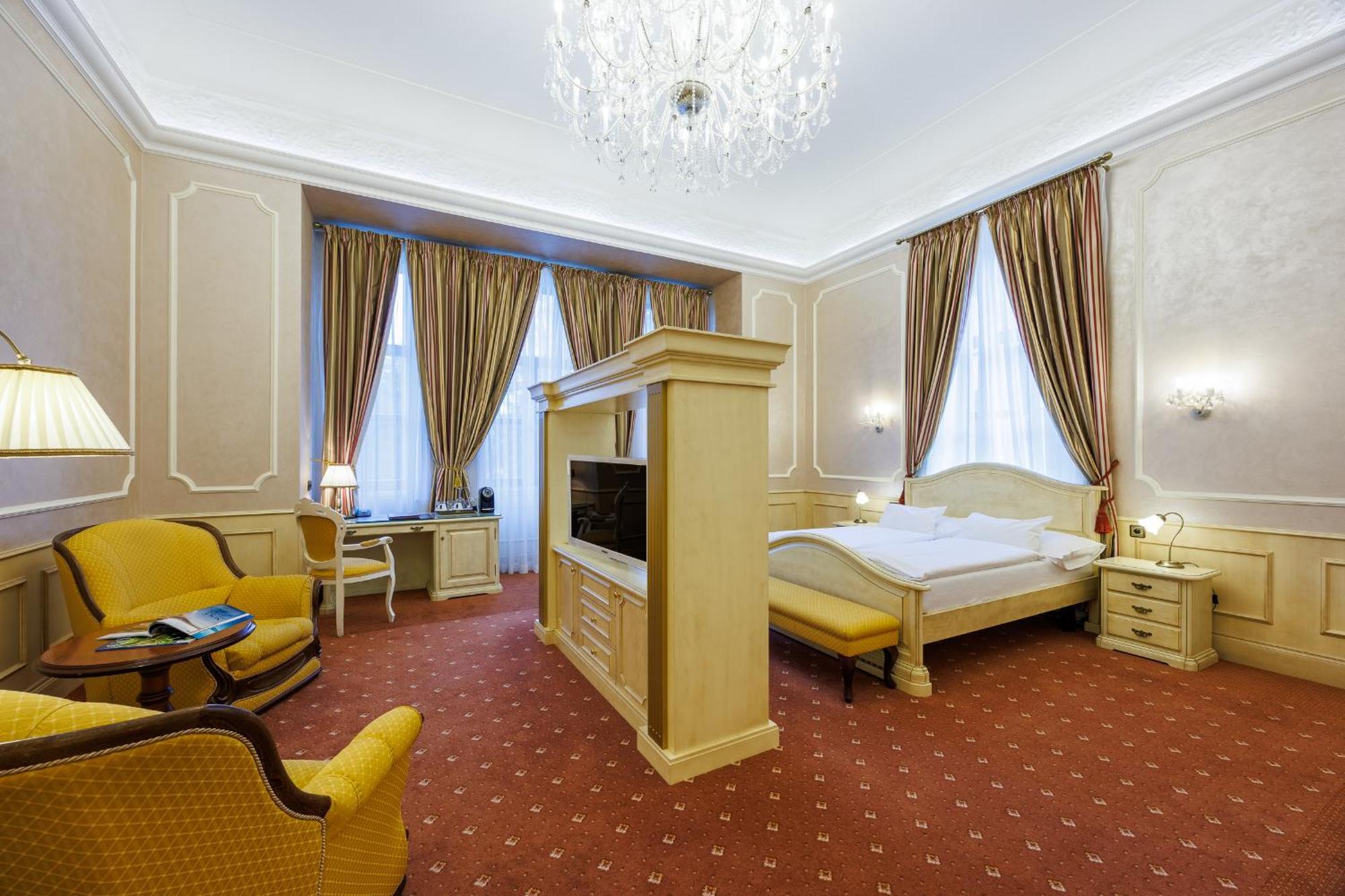 Chateau Cihelny Karlovy Vary Exteriér fotografie