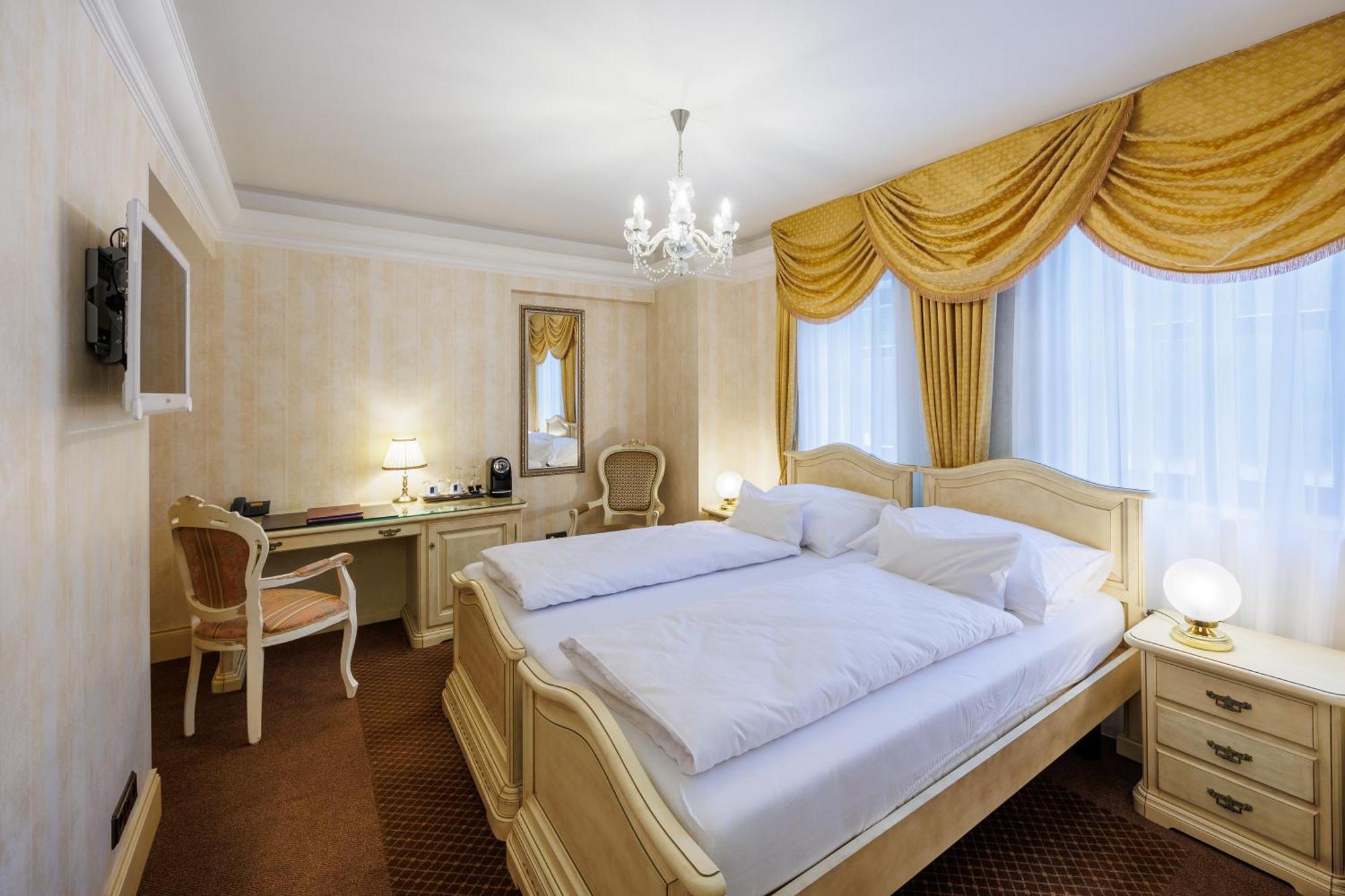 Chateau Cihelny Karlovy Vary Exteriér fotografie