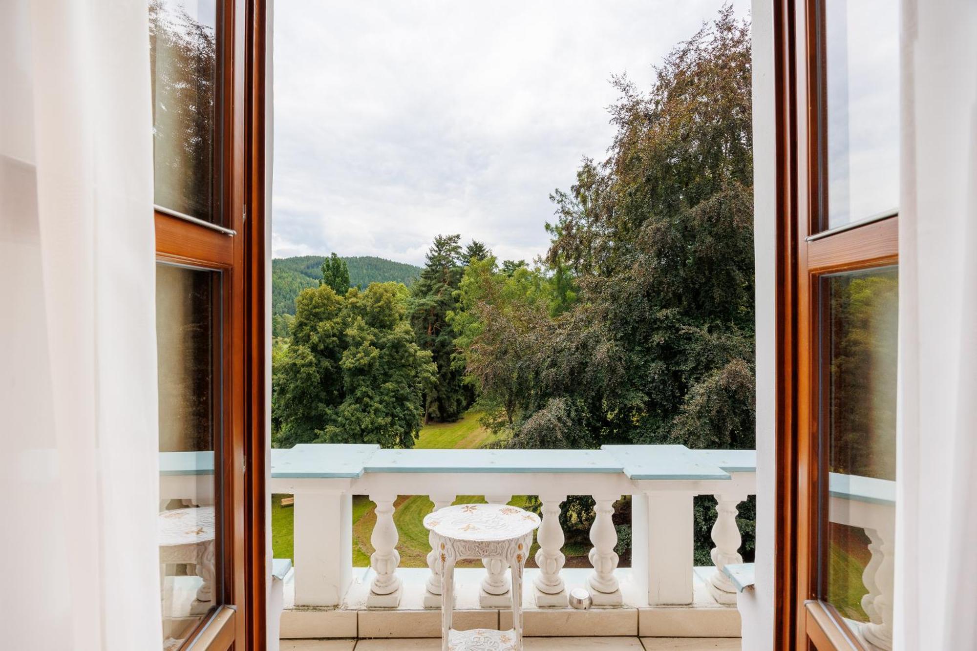 Chateau Cihelny Karlovy Vary Exteriér fotografie