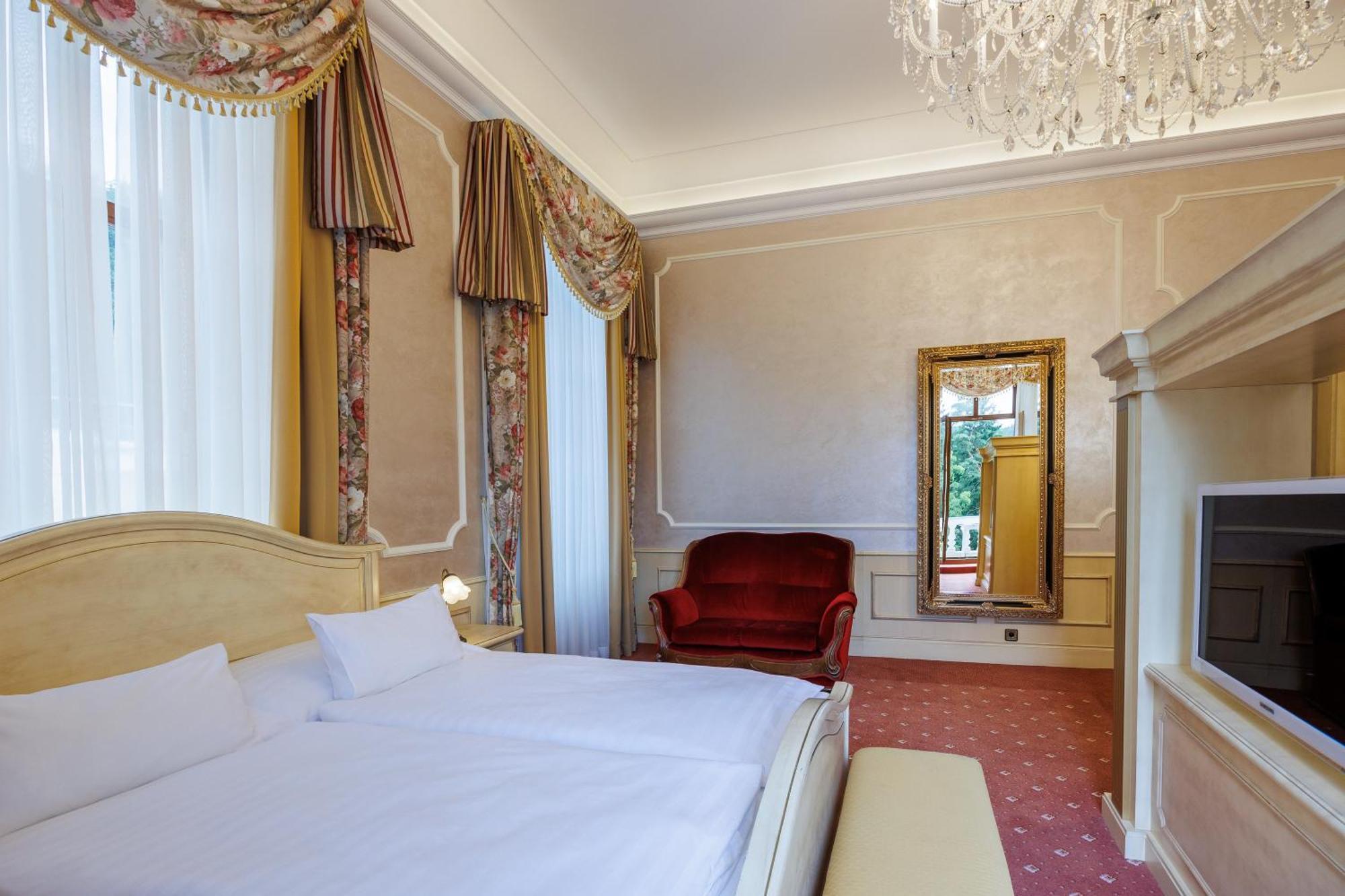 Chateau Cihelny Karlovy Vary Exteriér fotografie