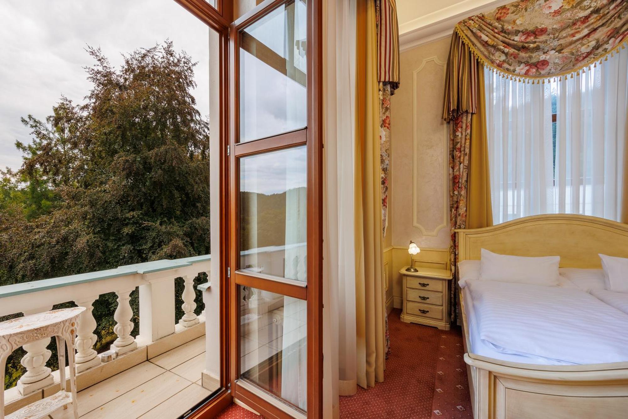 Chateau Cihelny Karlovy Vary Exteriér fotografie